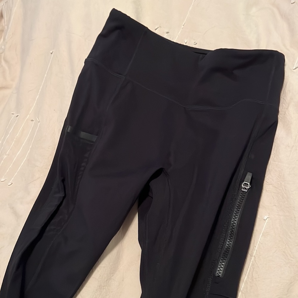 NWT Fabletics - Black workout Leggings - Highwaisted - Picture 6 of 9